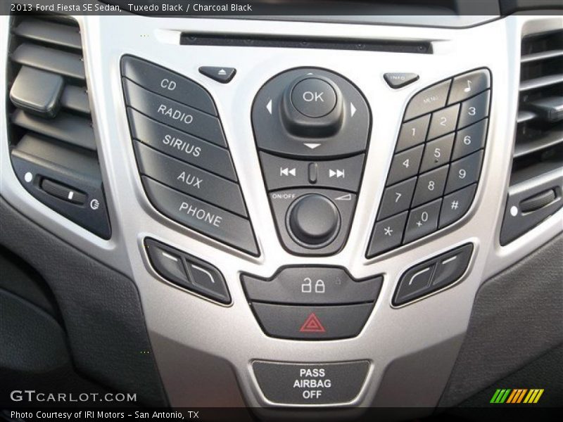 Tuxedo Black / Charcoal Black 2013 Ford Fiesta SE Sedan