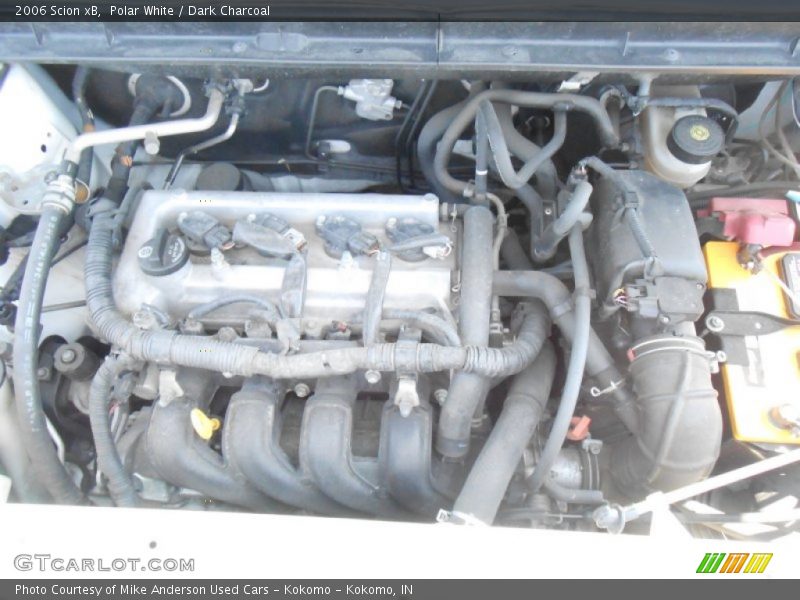 Polar White / Dark Charcoal 2006 Scion xB