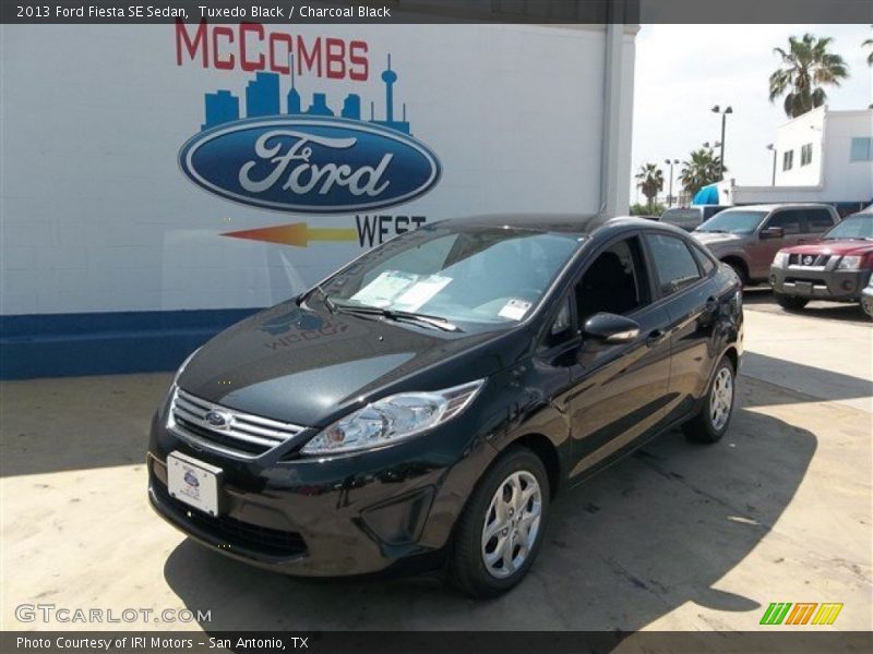 Tuxedo Black / Charcoal Black 2013 Ford Fiesta SE Sedan