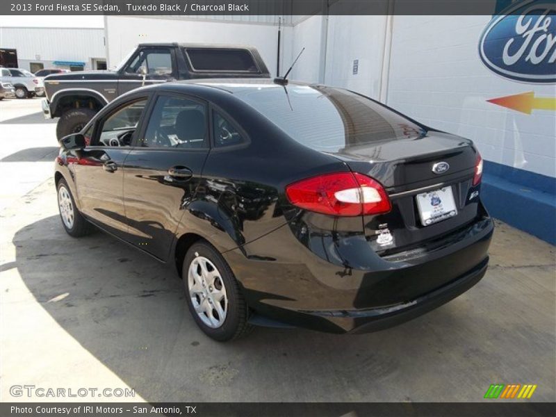 Tuxedo Black / Charcoal Black 2013 Ford Fiesta SE Sedan