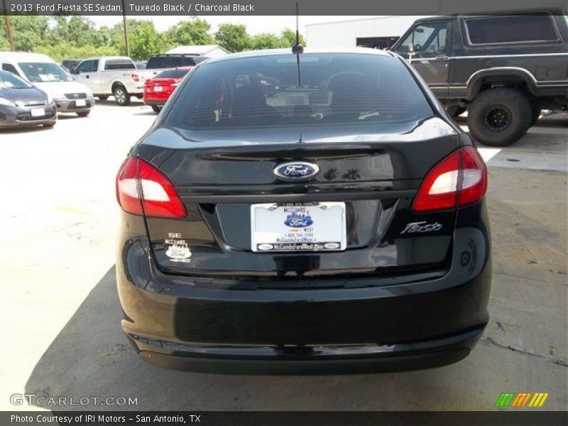 Tuxedo Black / Charcoal Black 2013 Ford Fiesta SE Sedan