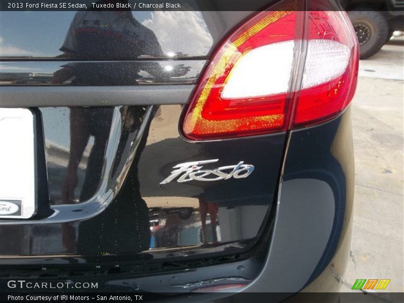 Tuxedo Black / Charcoal Black 2013 Ford Fiesta SE Sedan