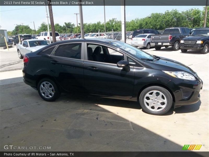 Tuxedo Black / Charcoal Black 2013 Ford Fiesta SE Sedan