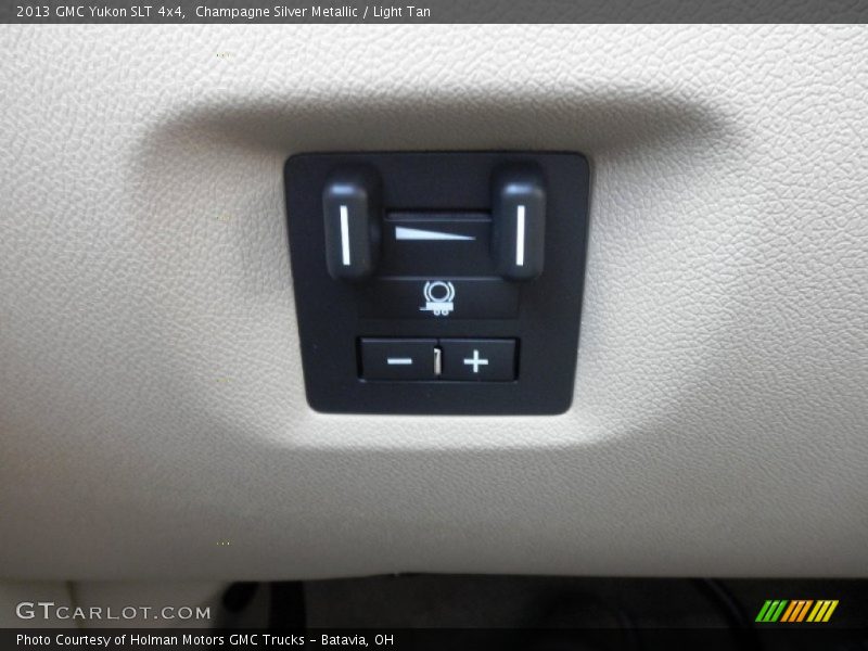 Champagne Silver Metallic / Light Tan 2013 GMC Yukon SLT 4x4