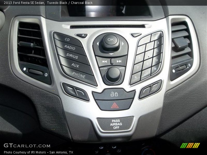 Tuxedo Black / Charcoal Black 2013 Ford Fiesta SE Sedan