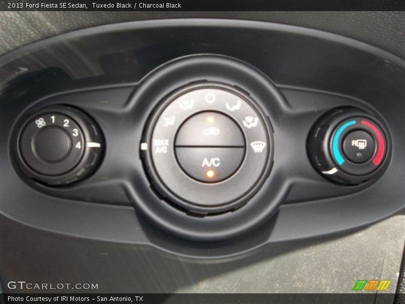 Tuxedo Black / Charcoal Black 2013 Ford Fiesta SE Sedan