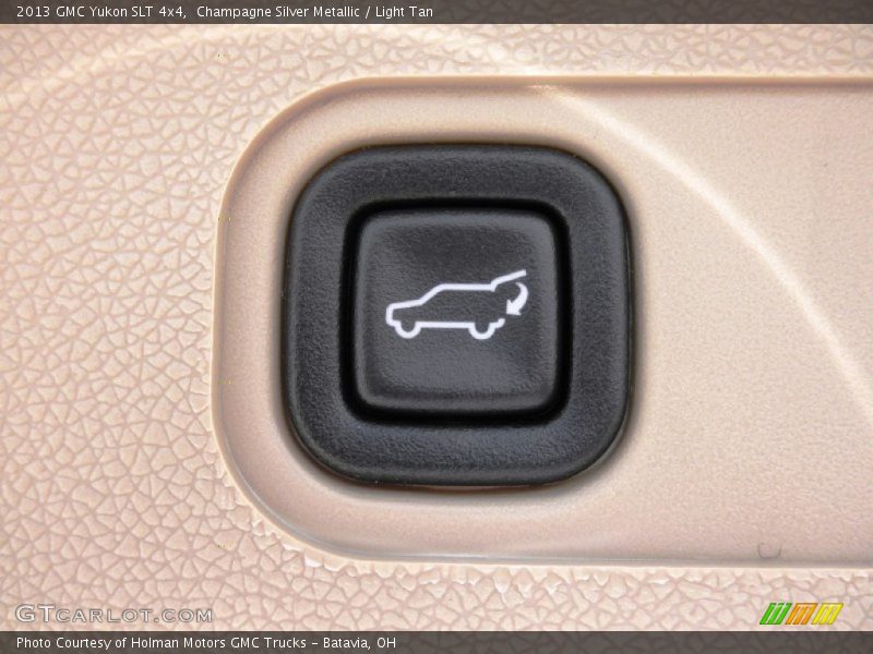 Champagne Silver Metallic / Light Tan 2013 GMC Yukon SLT 4x4