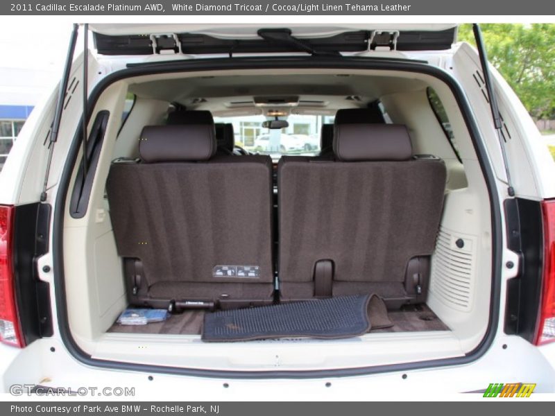 White Diamond Tricoat / Cocoa/Light Linen Tehama Leather 2011 Cadillac Escalade Platinum AWD
