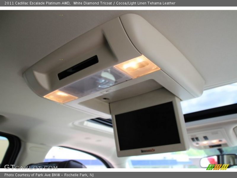 White Diamond Tricoat / Cocoa/Light Linen Tehama Leather 2011 Cadillac Escalade Platinum AWD