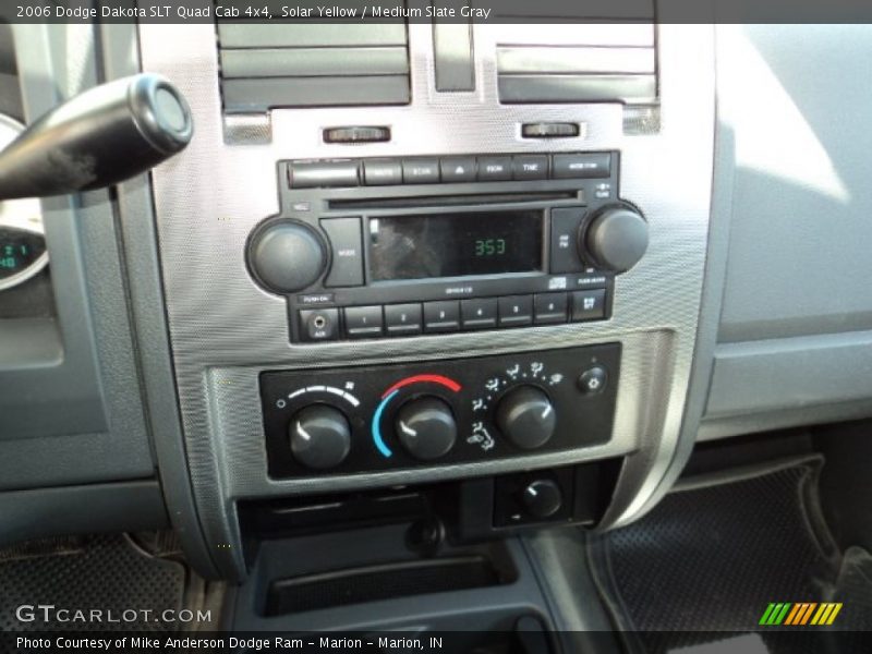 Controls of 2006 Dakota SLT Quad Cab 4x4