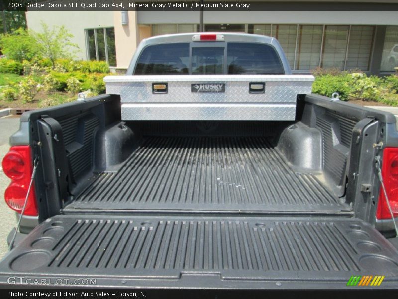 Mineral Gray Metallic / Medium Slate Gray 2005 Dodge Dakota SLT Quad Cab 4x4
