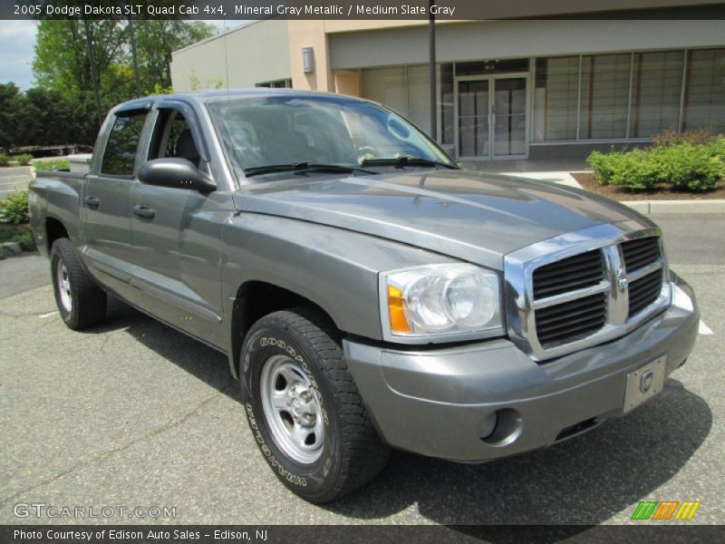 Mineral Gray Metallic / Medium Slate Gray 2005 Dodge Dakota SLT Quad Cab 4x4