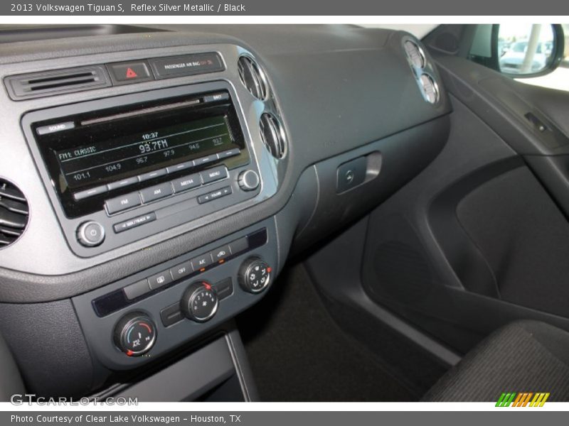 Reflex Silver Metallic / Black 2013 Volkswagen Tiguan S