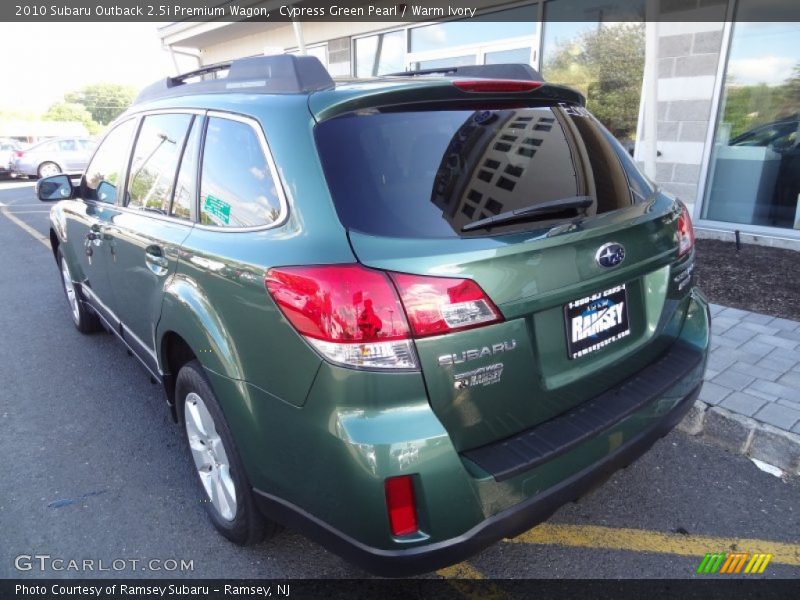 Cypress Green Pearl / Warm Ivory 2010 Subaru Outback 2.5i Premium Wagon