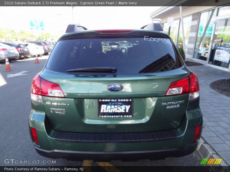 Cypress Green Pearl / Warm Ivory 2010 Subaru Outback 2.5i Premium Wagon