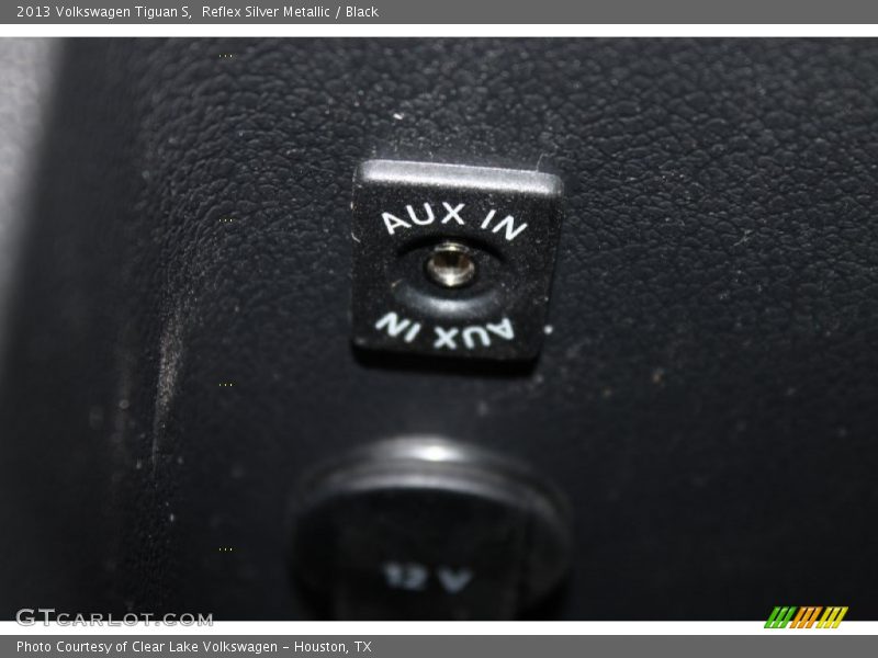 Reflex Silver Metallic / Black 2013 Volkswagen Tiguan S