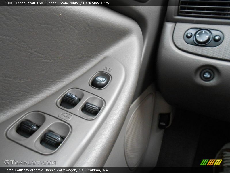 Stone White / Dark Slate Grey 2006 Dodge Stratus SXT Sedan