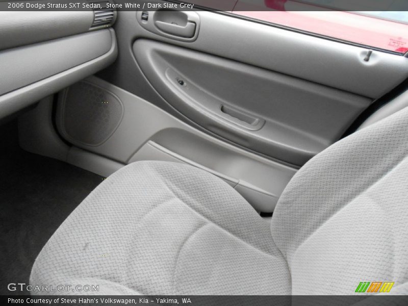 Stone White / Dark Slate Grey 2006 Dodge Stratus SXT Sedan