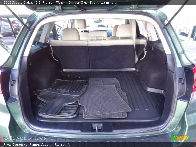 Cypress Green Pearl / Warm Ivory 2010 Subaru Outback 2.5i Premium Wagon