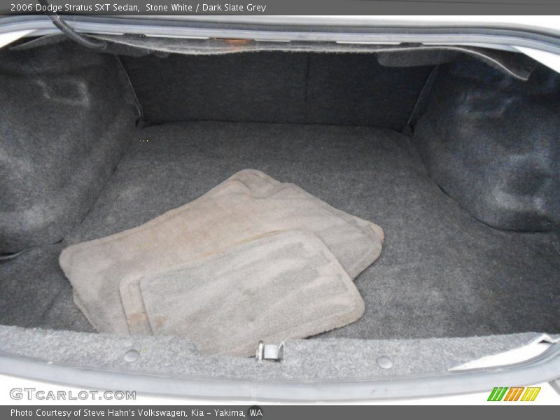 Stone White / Dark Slate Grey 2006 Dodge Stratus SXT Sedan