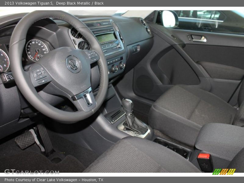 Deep Black Metallic / Black 2013 Volkswagen Tiguan S