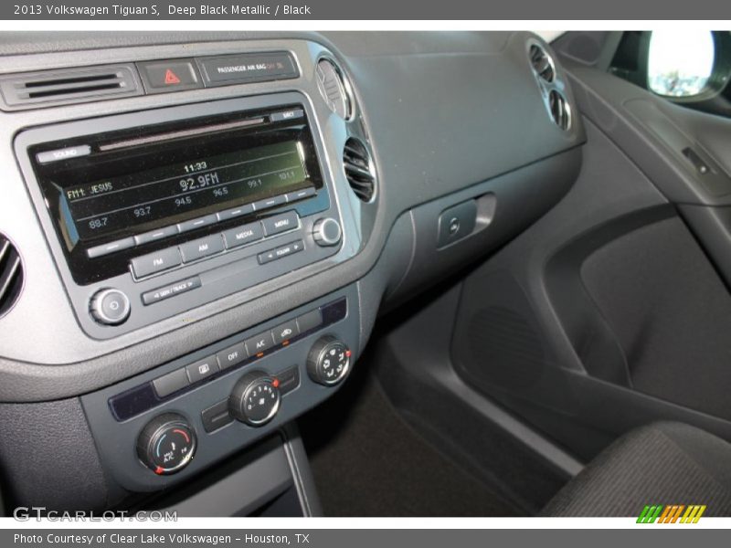 Deep Black Metallic / Black 2013 Volkswagen Tiguan S