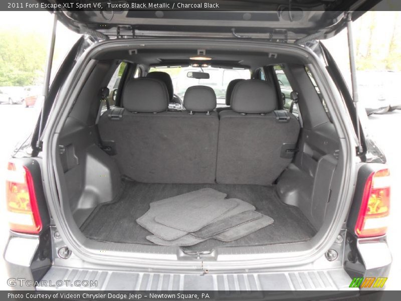  2011 Escape XLT Sport V6 Trunk