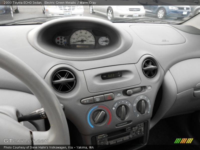 Controls of 2000 ECHO Sedan