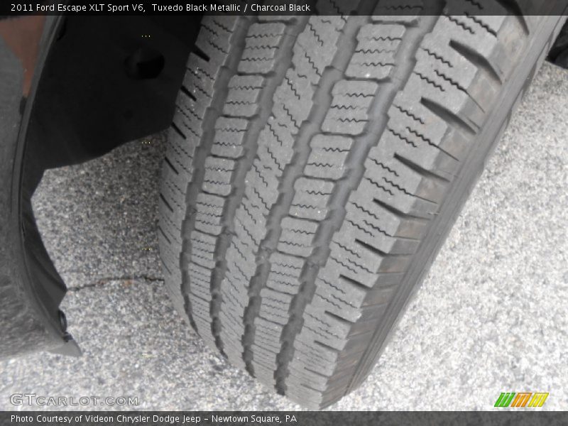 Tuxedo Black Metallic / Charcoal Black 2011 Ford Escape XLT Sport V6