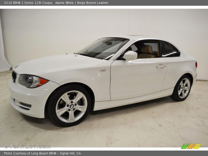 Front 3/4 View of 2010 1 Series 128i Coupe