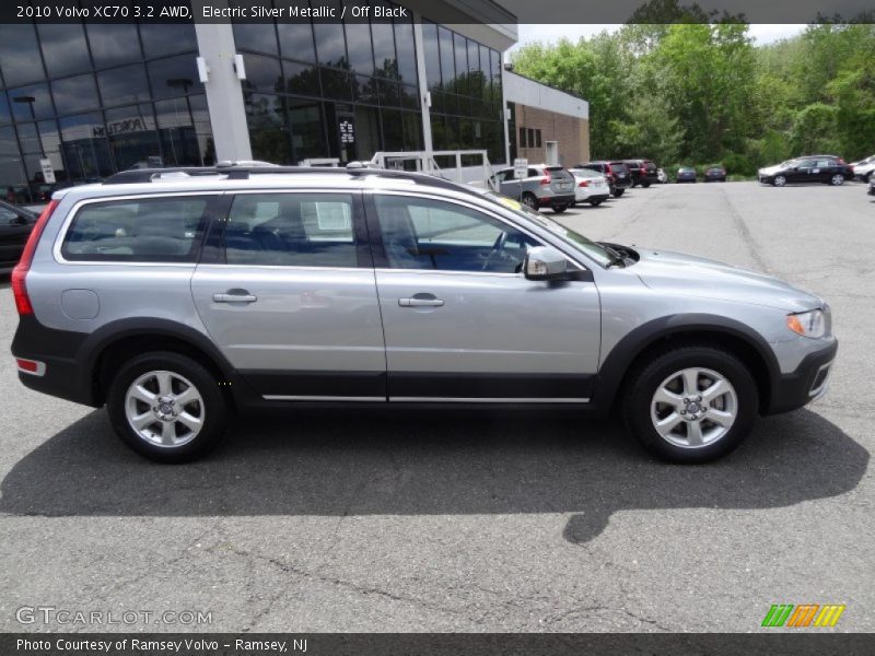Electric Silver Metallic / Off Black 2010 Volvo XC70 3.2 AWD