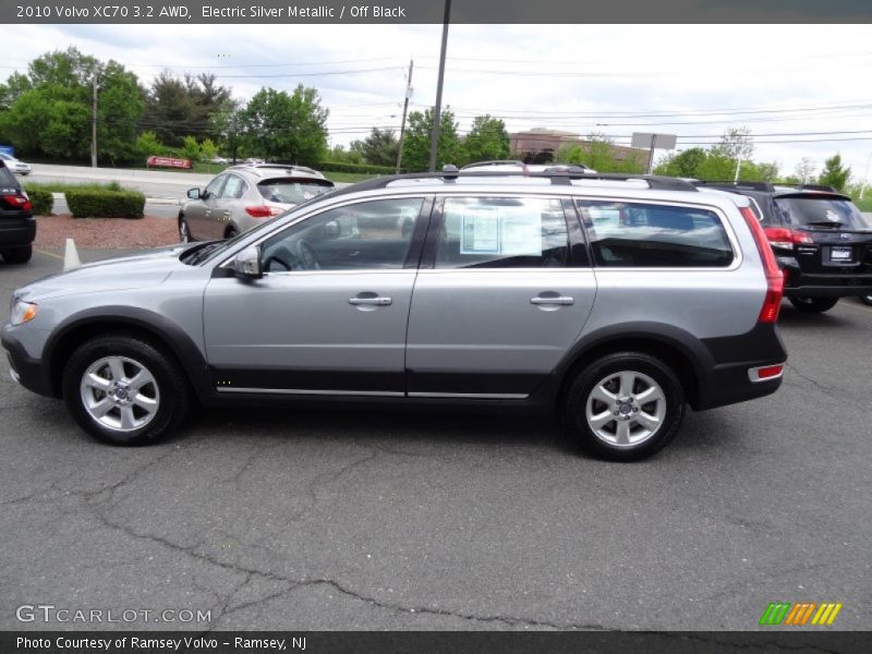 Electric Silver Metallic / Off Black 2010 Volvo XC70 3.2 AWD