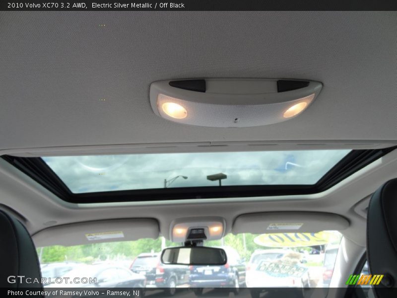 Electric Silver Metallic / Off Black 2010 Volvo XC70 3.2 AWD