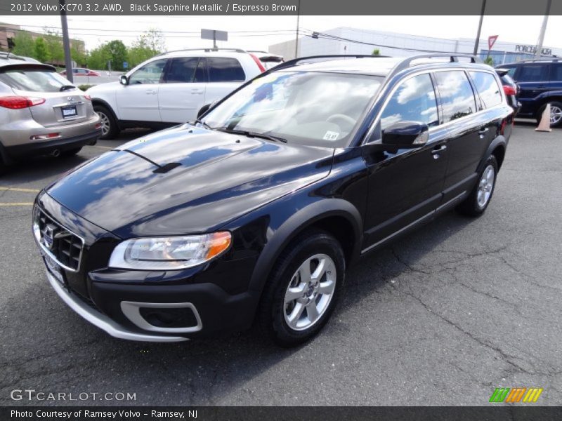 Front 3/4 View of 2012 XC70 3.2 AWD