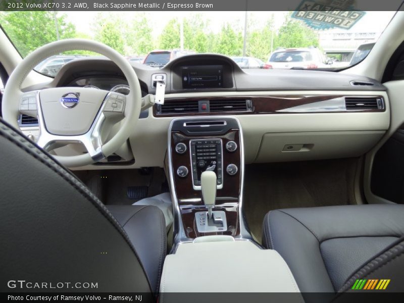 Dashboard of 2012 XC70 3.2 AWD