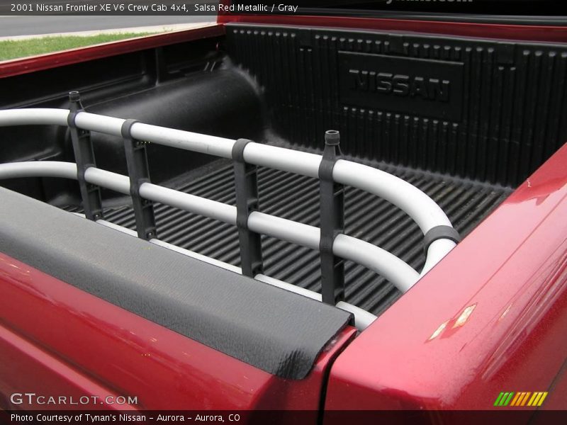 Salsa Red Metallic / Gray 2001 Nissan Frontier XE V6 Crew Cab 4x4