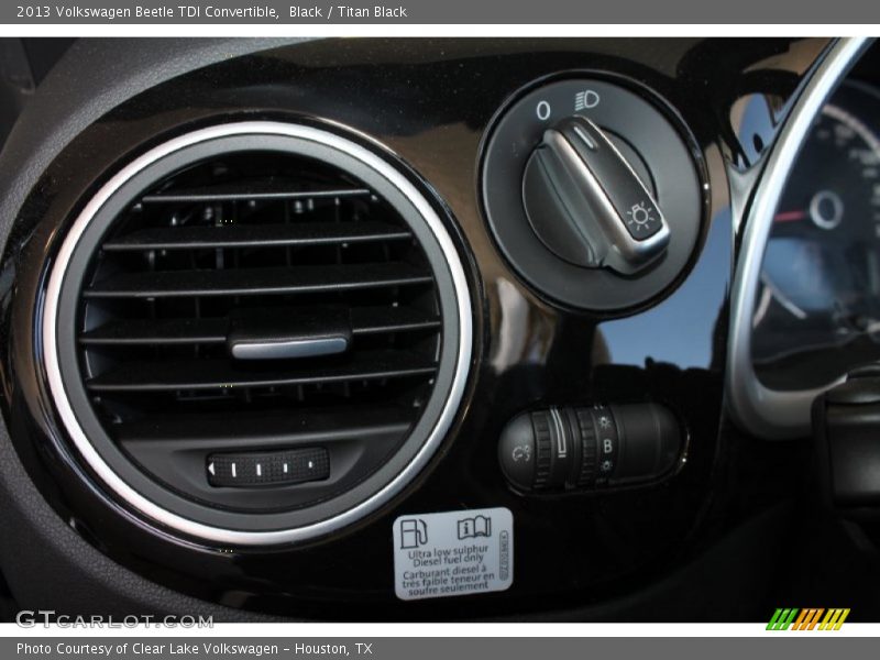 Black / Titan Black 2013 Volkswagen Beetle TDI Convertible