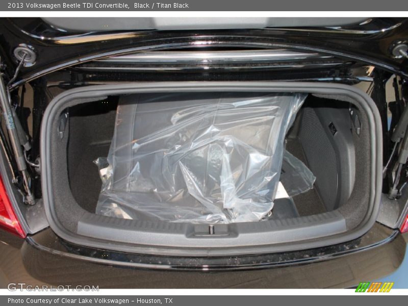 Black / Titan Black 2013 Volkswagen Beetle TDI Convertible