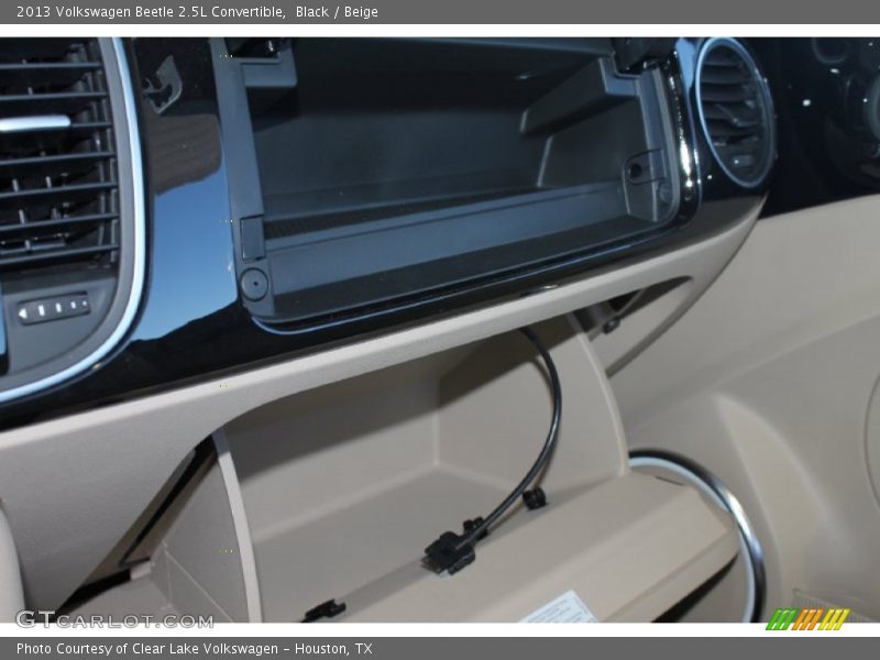 Black / Beige 2013 Volkswagen Beetle 2.5L Convertible
