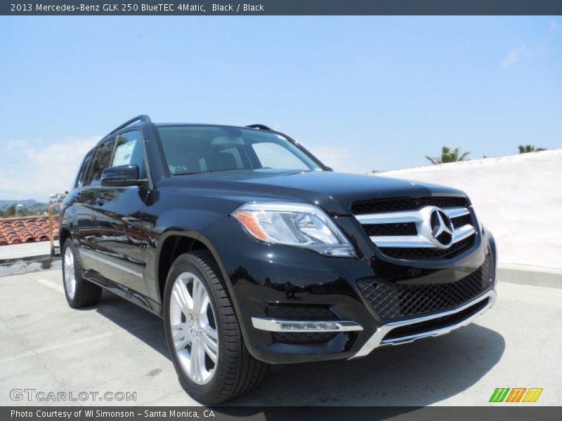 Front 3/4 View of 2013 GLK 250 BlueTEC 4Matic