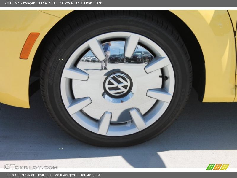 Yellow Rush / Titan Black 2013 Volkswagen Beetle 2.5L