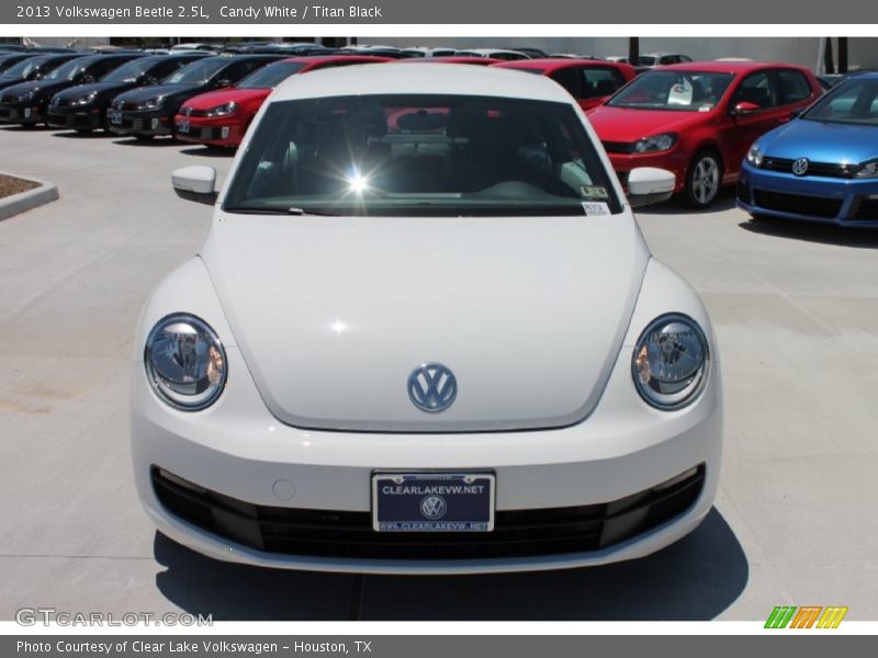 Candy White / Titan Black 2013 Volkswagen Beetle 2.5L