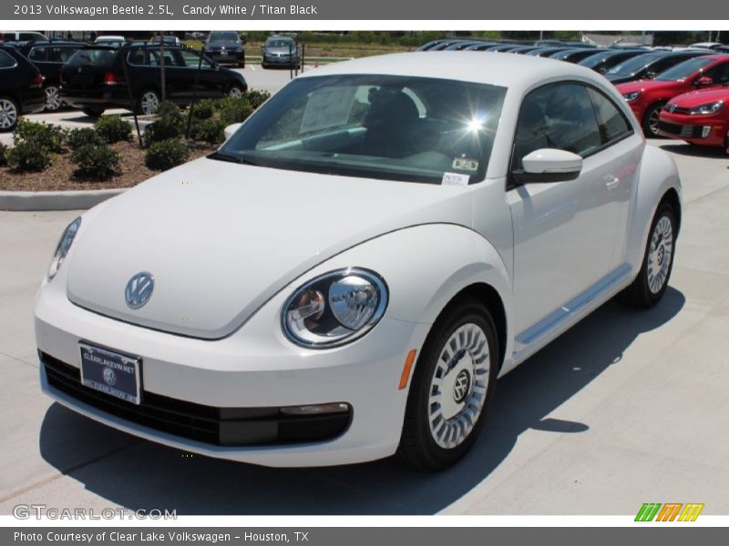 Candy White / Titan Black 2013 Volkswagen Beetle 2.5L