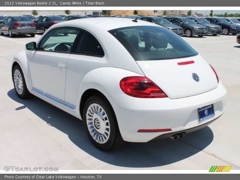 Candy White / Titan Black 2013 Volkswagen Beetle 2.5L