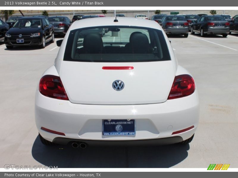 Candy White / Titan Black 2013 Volkswagen Beetle 2.5L
