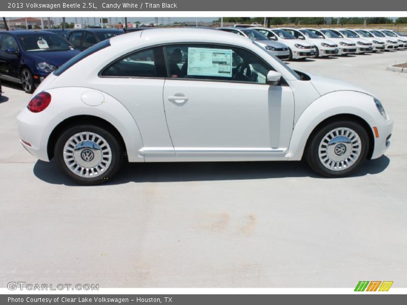 Candy White / Titan Black 2013 Volkswagen Beetle 2.5L