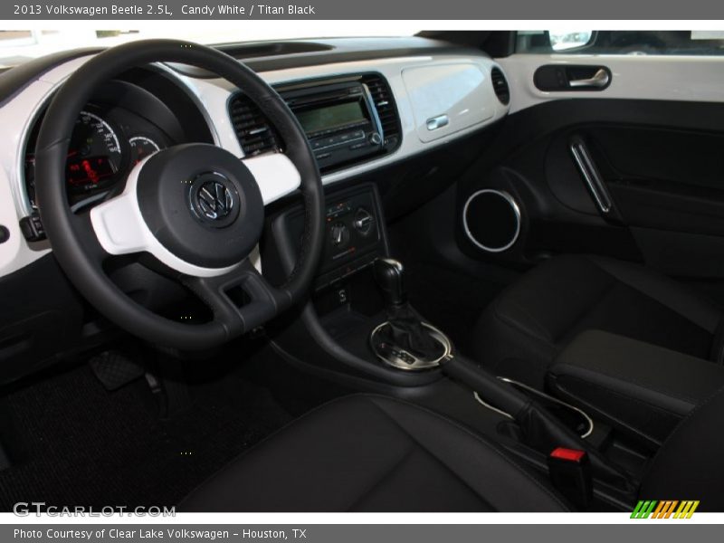 Candy White / Titan Black 2013 Volkswagen Beetle 2.5L