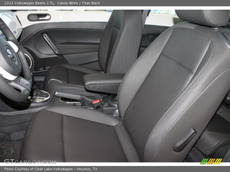 Candy White / Titan Black 2013 Volkswagen Beetle 2.5L