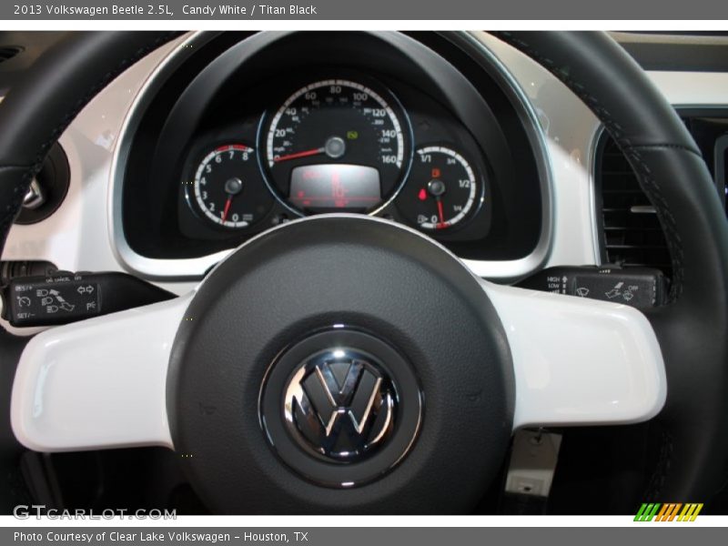 Candy White / Titan Black 2013 Volkswagen Beetle 2.5L