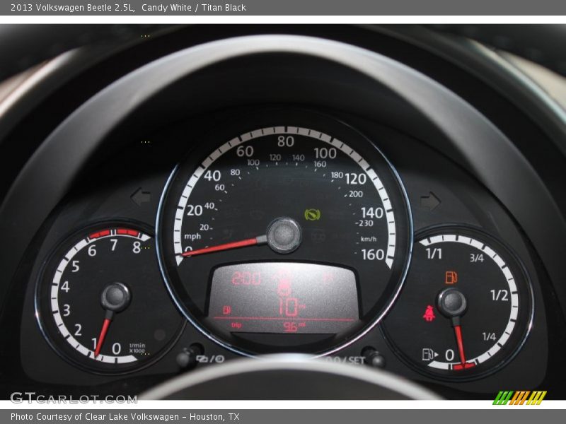 Candy White / Titan Black 2013 Volkswagen Beetle 2.5L